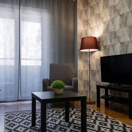 Central Fenix Apartment - Free Private Parking-Fast Wi-Fi โนวีซาด ภายนอก รูปภาพ