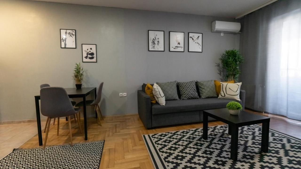 Central Fenix Apartment - Free Private Parking-Fast Wi-Fi โนวีซาด ภายนอก รูปภาพ