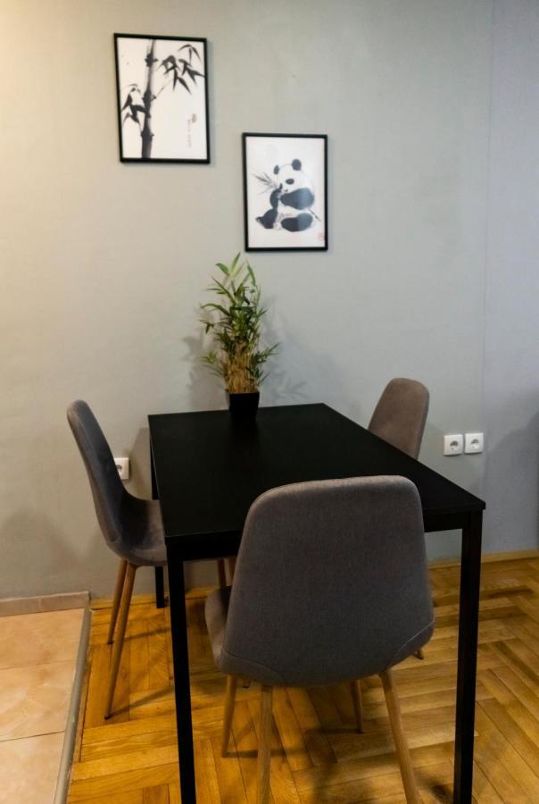 Central Fenix Apartment - Free Private Parking-Fast Wi-Fi โนวีซาด ภายนอก รูปภาพ