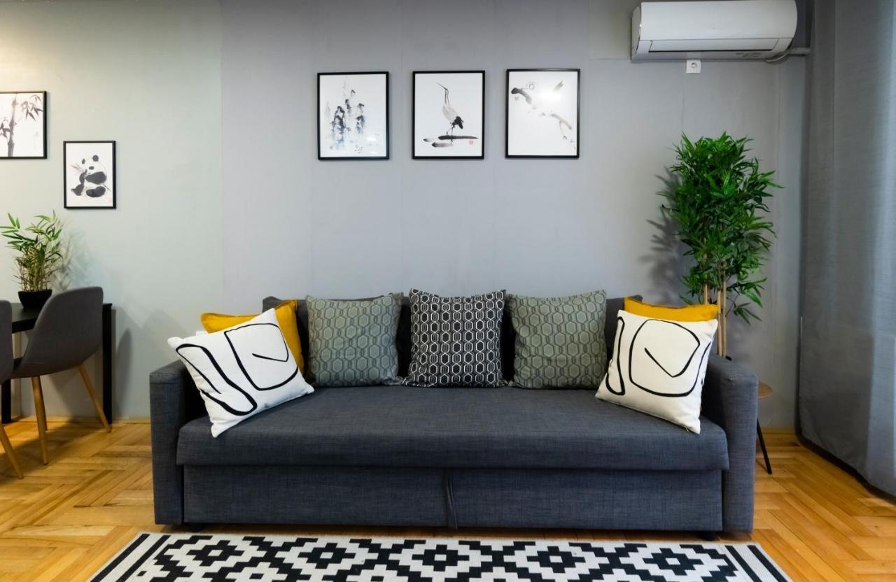 Central Fenix Apartment - Free Private Parking-Fast Wi-Fi โนวีซาด ภายนอก รูปภาพ