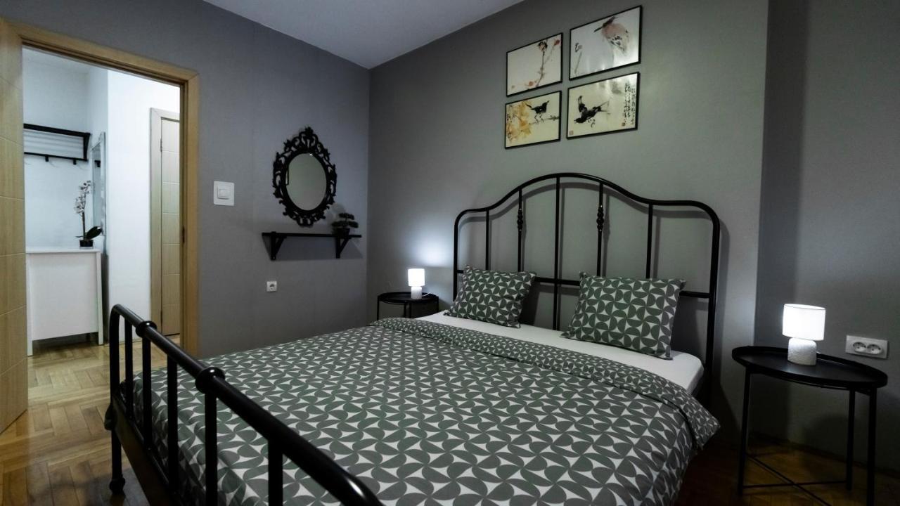 Central Fenix Apartment - Free Private Parking-Fast Wi-Fi โนวีซาด ภายนอก รูปภาพ