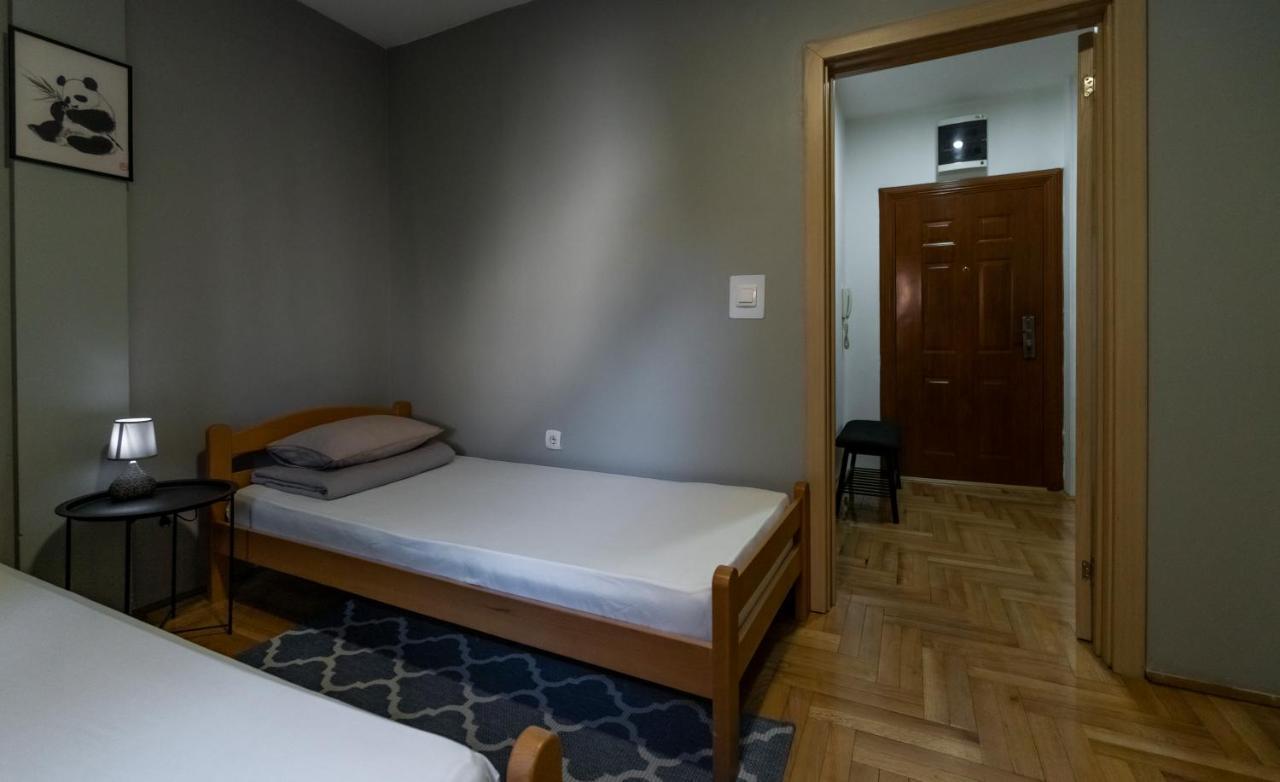 Central Fenix Apartment - Free Private Parking-Fast Wi-Fi โนวีซาด ภายนอก รูปภาพ
