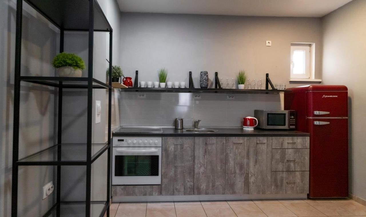 Central Fenix Apartment - Free Private Parking-Fast Wi-Fi โนวีซาด ภายนอก รูปภาพ