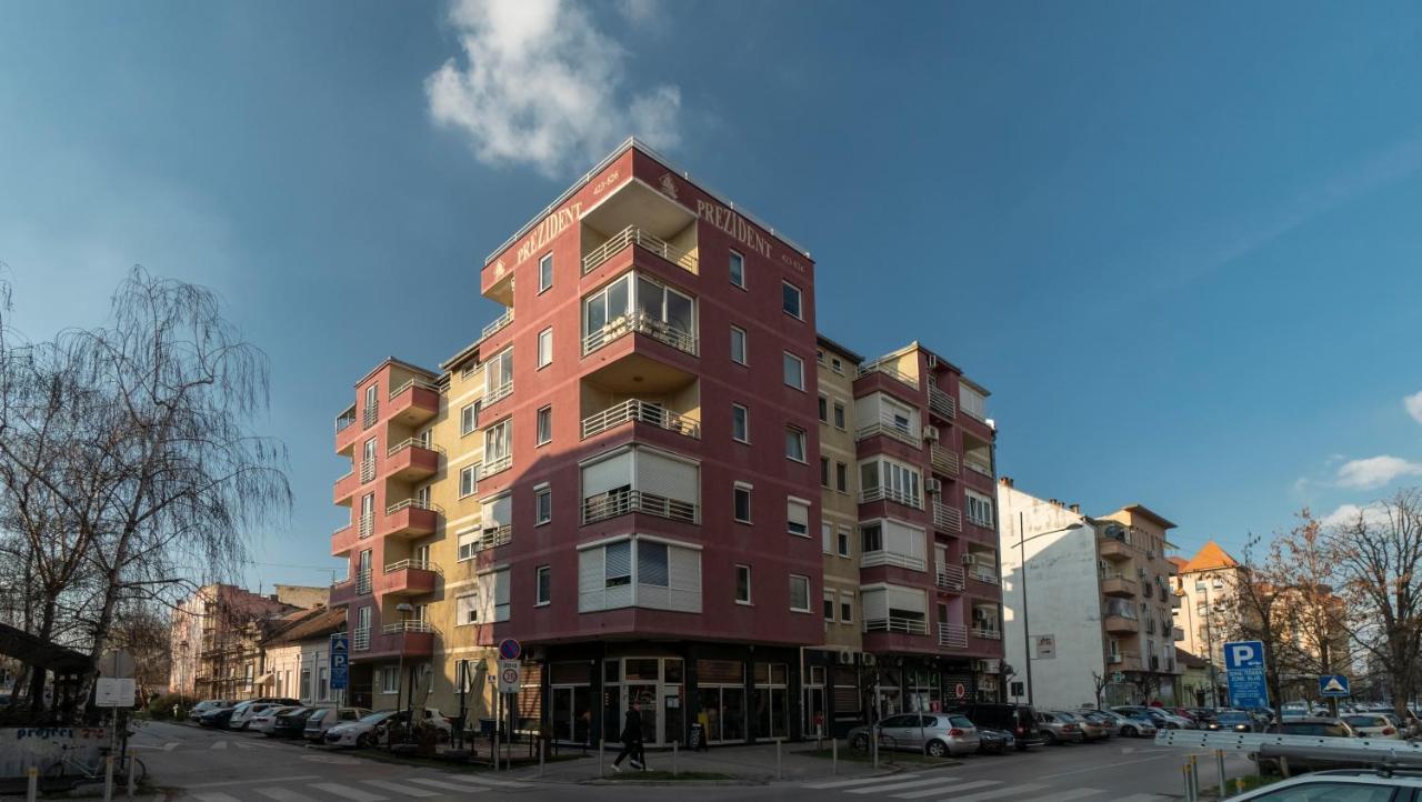 Central Fenix Apartment - Free Private Parking-Fast Wi-Fi โนวีซาด ภายนอก รูปภาพ