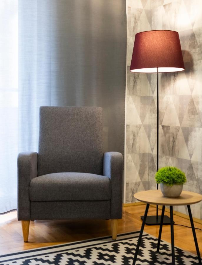 Central Fenix Apartment - Free Private Parking-Fast Wi-Fi โนวีซาด ภายนอก รูปภาพ